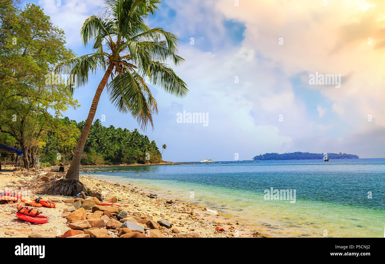 Scenic North Bay Island Sea Beach Andaman, Indien mit Moody Himmel. Stockfoto
