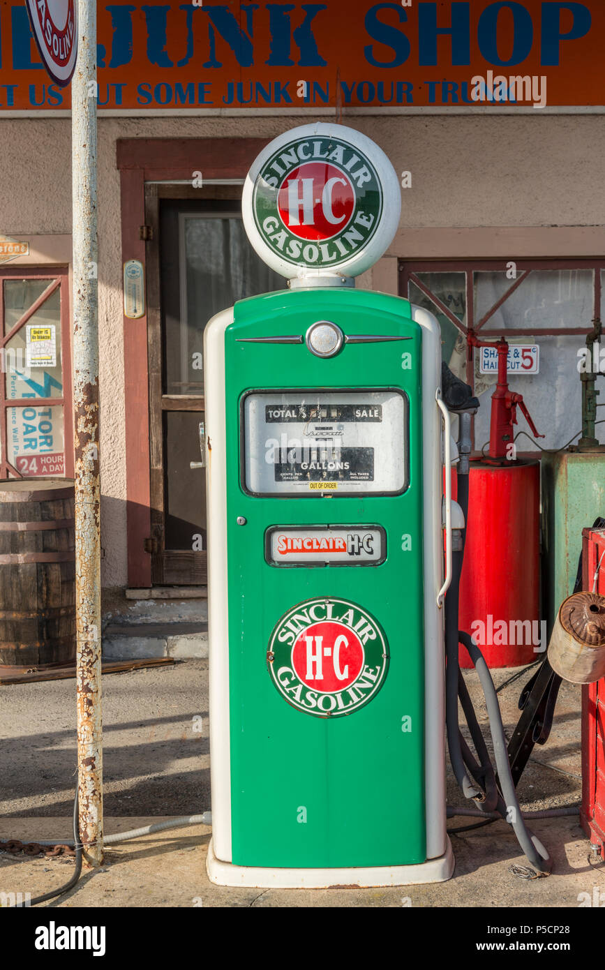 Broadway, Virginia, USA, 13. April 2018: Altmodische Benzin pumpe Stockfoto