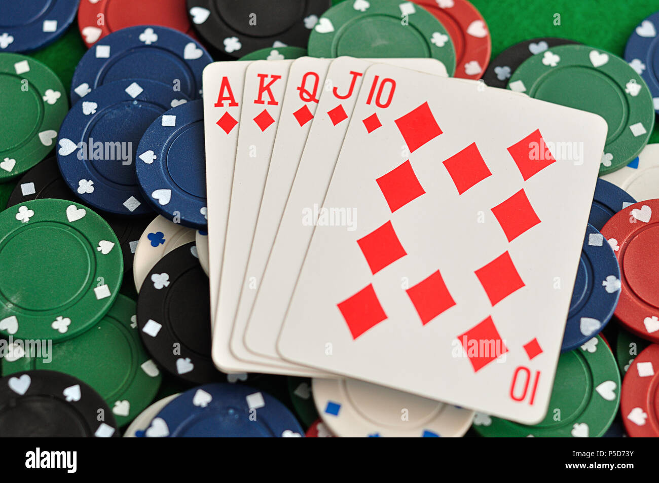Ein Royal Flush mit Poker chips angezeigt Stockfoto