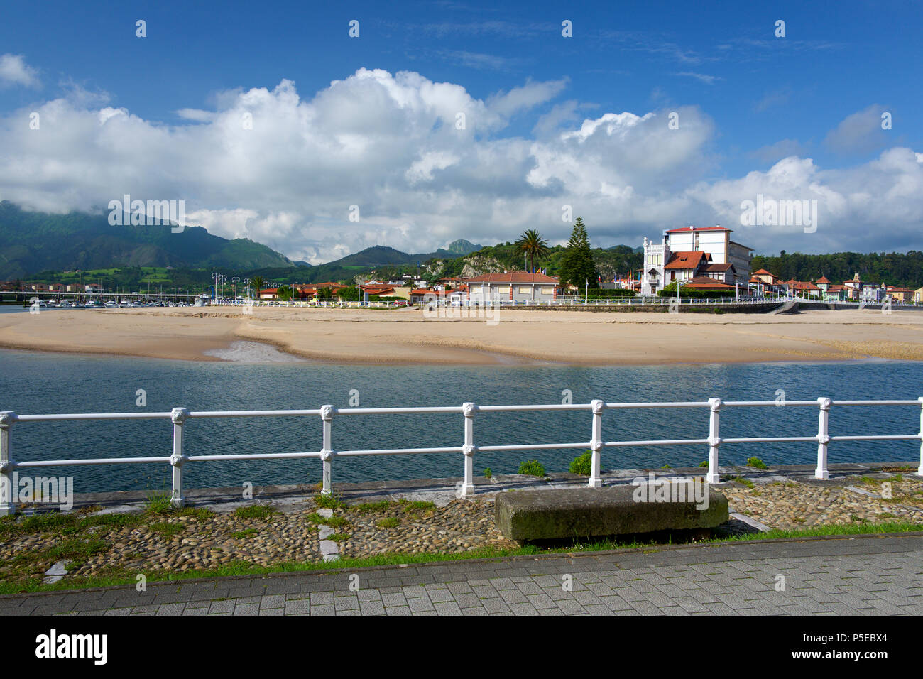 Hafen von Ribadesella, Asturien, Spanien Stockfoto