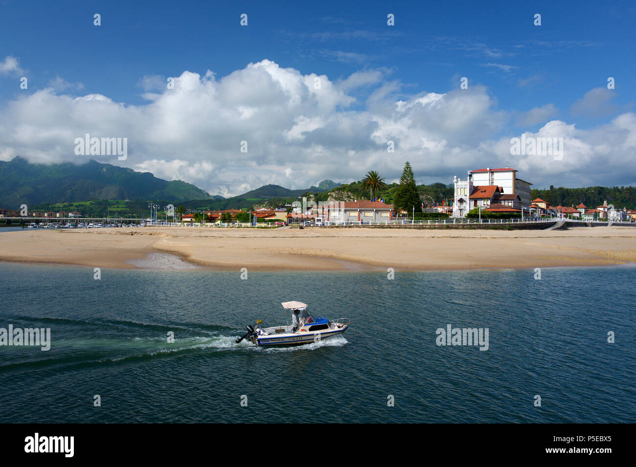 Hafen von Ribadesella, Asturien, Spanien Stockfoto