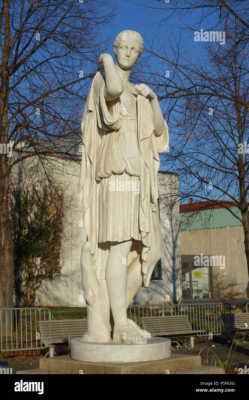 N/A. Englisch: Diana von Gabii von Ludwig von Hofer (1801-1887) im Schlossgarten Stuttgart - Stuttgart, Deutschland. Diese Arbeit ist in der Weil der Künstler vor mehr als 100 Jahren starb. Vom 6. Dezember 2015, 05:19:13. Daderot 446 Diana von Gabii von Ludwig von Hofer - Schlossgarten Stuttgart - Stuttgart, Deutschland - DSC 02632 Stockfoto