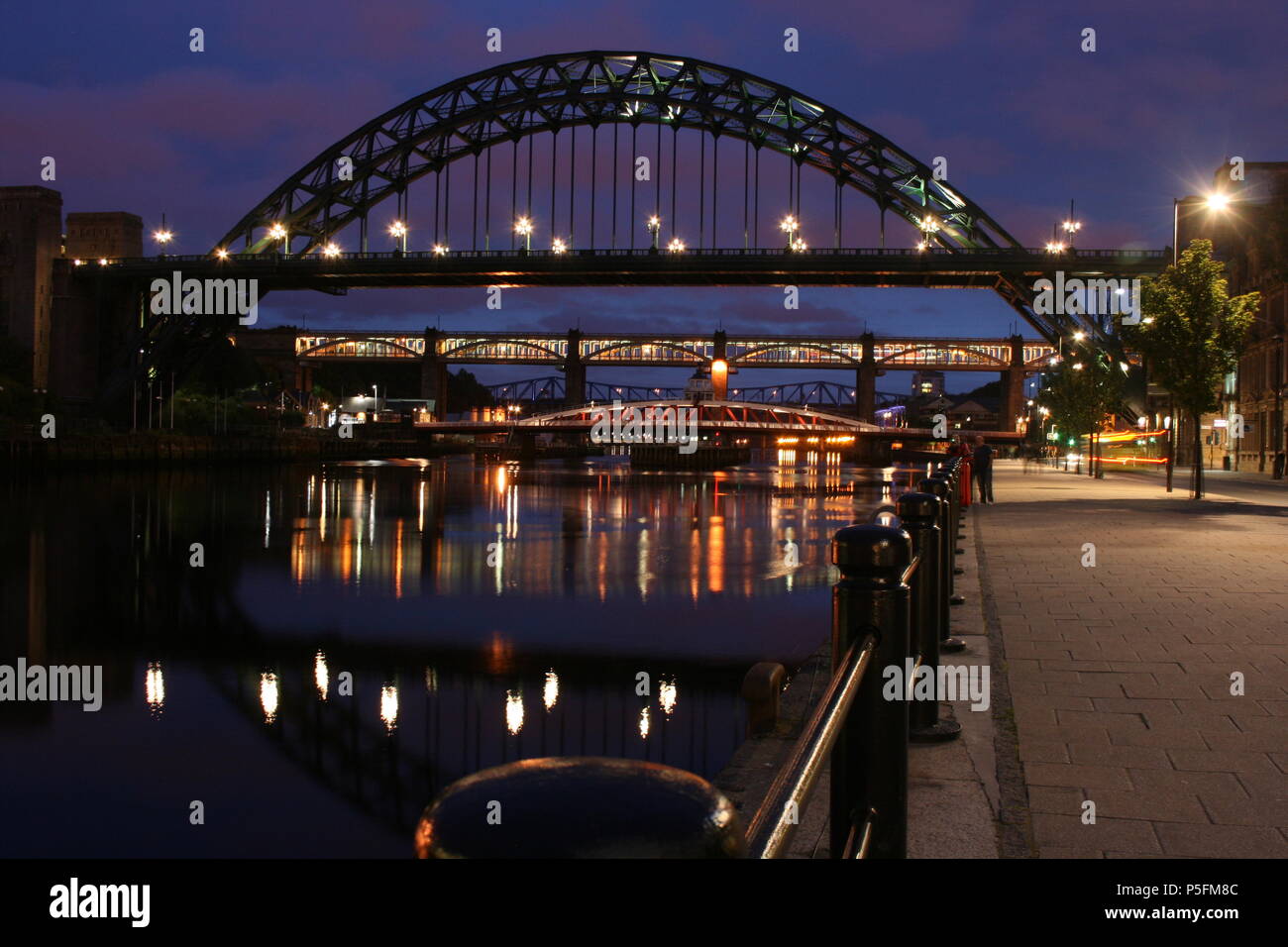 Newcastle Quayside einschließlich der Tyne, Swing und Hohe Brücke Stockfoto