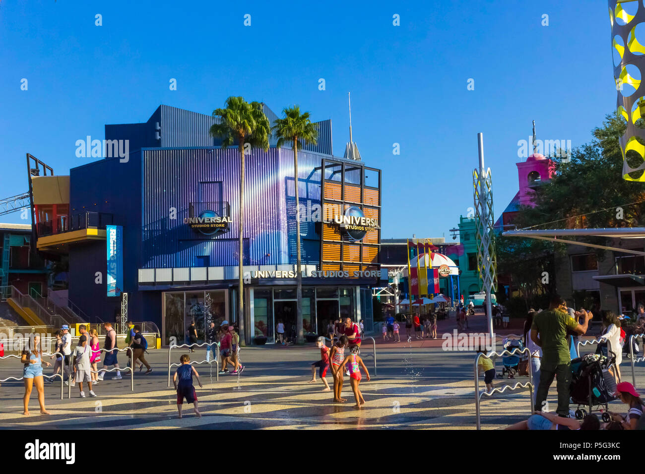 Orlando, USA - 9. Mai 2018: Die Universal City Walk ist der Mall am Eingang der Universal Studios Orlando Stockfoto