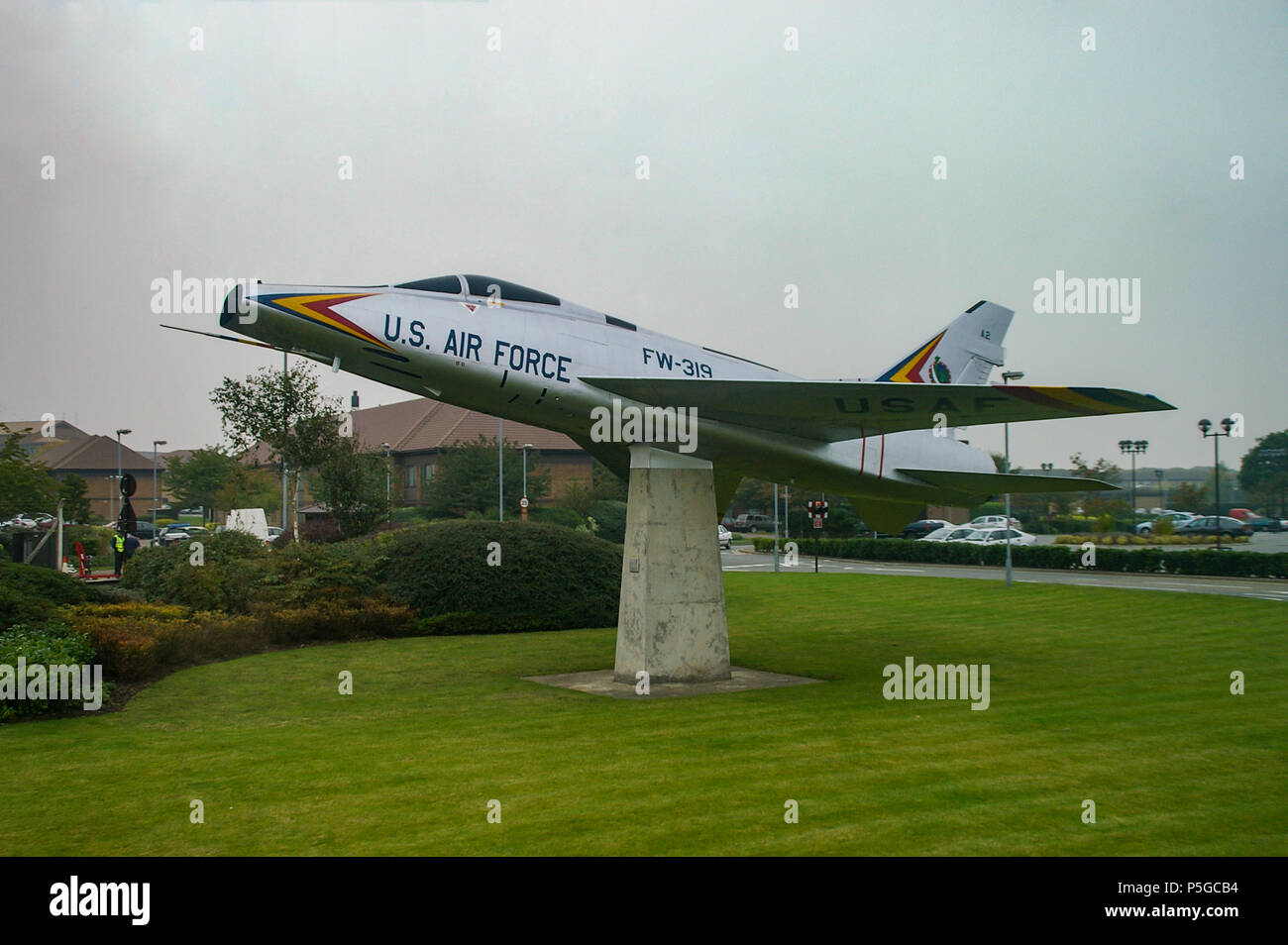 Gate Guardian. RAF Lakenheath USAF, United States Air Force Kampfflugzeug Base, Suffolk, Großbritannien. Nordamerikanischer F-100D -15-NA Super Sabre S/N 54-2269 Stockfoto