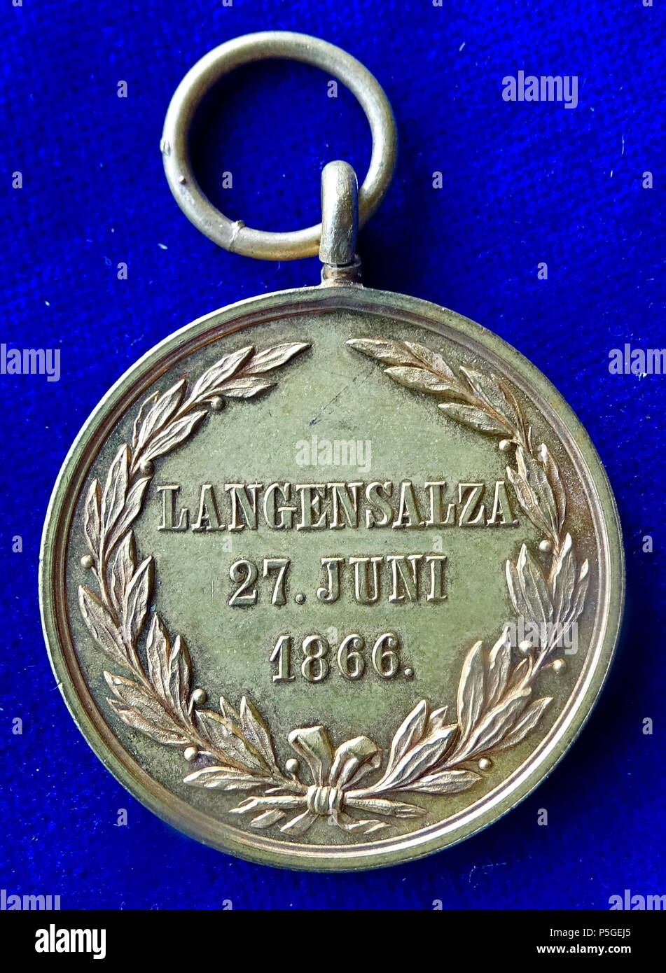 N/A. Englisch: vergoldeter Bronze, d. = 36 mm. George V, König von Hannover 1851-1866 Er war der Enkel von König Georg III. von Großbritannien. Als legitimen männlichen-line Nachkomme von George III, blieb er Mitglied der britischen königlichen Familie, und zweitens in der Linie zu den britischen Thron, bis zur Geburt des ersten Kindes von Queen Victoria, Victoria, Princess Royal, 1840. Entgegen den Wünschen des Parlaments, Hannover Verband der Österreichischen Lager in den Krieg. Als Ergebnis, die Preußische Armee besetzten Hannover und die Hannoversche Armee am 29. Juni 1866 abgegeben, der König und die königliche Familie nach Österreich geflohen sind. T Stockfoto