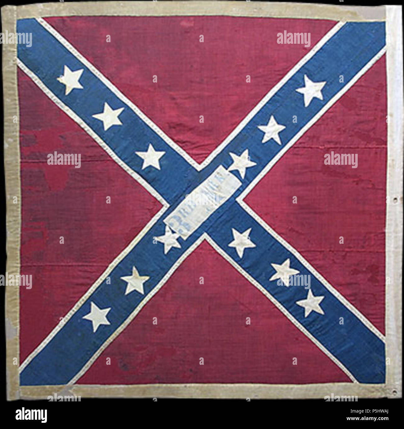 N/A. Englisch: Angeblich dieser Flagge wurde durch die Damen von Fredericksburg und nach der dritten Arkansas Infanterieregiment in der Dankbarkeit für die Freundlichkeit, die Bürgerinnen und Bürger dieser Stadt angezeigt. Bei seiner Herstellung außerhalb der Strukturen der Armee hat Verdienst, wie sie sich geringfügig von der standard Ausgabe von Battle Flag in Bunting unterscheidet. Seine Größe ist etwas kleiner als die Standard 48" Platz, und das Zitat in der Mitte verdeckt die Position des dreizehnten Stern, auf der Zweiten und Dritten bunting Themen vorhanden ist. Die Flagge wurde bis zur Kapitulation im Jahr 1865 durchgeführt. Armee der Nördlichen Stockfoto