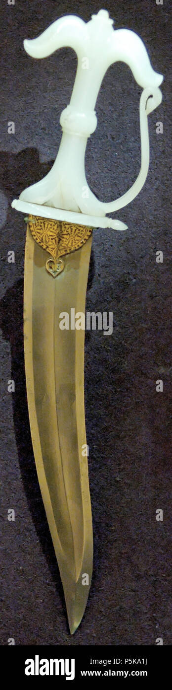 N/A. Englisch: Dolch mit blühenden-förmigen Griff, Indien. Français: Poignard à Vienne en forme de Fleur, Inde. Român: Pumnal cu mâner in Form de Floare. Kunst Mogul din Indien. . Zwischen ca. 1600 und ca. 1730. N/A405 Dolch Blume Louvre 7637 Stockfoto