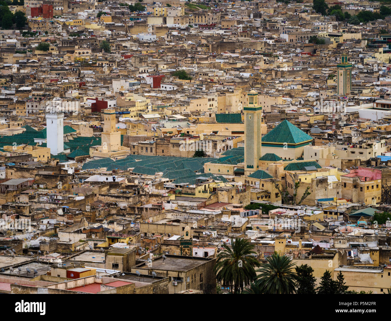 FEZ, MAROKKO - ca. April 2017: Blick auf die Medina von Fes Stockfoto