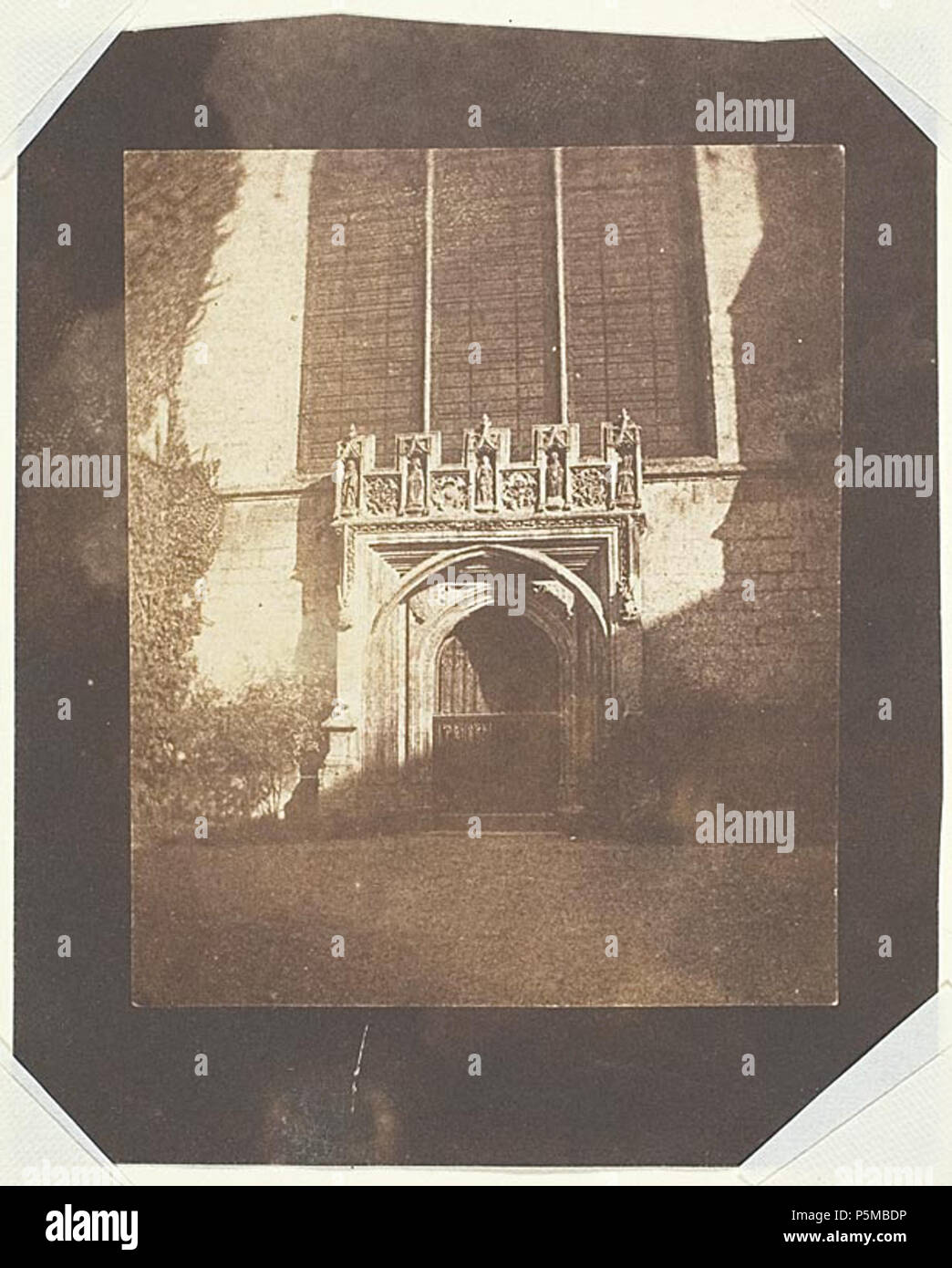 N/A. Gesalzene Papier drucken von Henry Fox Talbot. ca. 1843. William Henry Fox Talbot (1800 - 1877) Alternative Namen Henry Fox Talbot, William Henry Fox Talbot; Fox Talbot Beschreibung britische Fotograf Geburtsdatum / Tod 11. Februar 1800, 17. September 1877 Ort der Geburt / Todes Melbury, Dorset, England Lacock Abbey, Wiltshire, England arbeiten Standort London Authority control: Q 299565 VIAF: 54325833 ISNI: 0000 0001 2026 0414 ULAN: 500021449 79138724 LCCN: n NLA: 35538270 WorldCat 98 alte Tür, Magdalen College, Oxford von Henry Fox Talbot Stockfoto