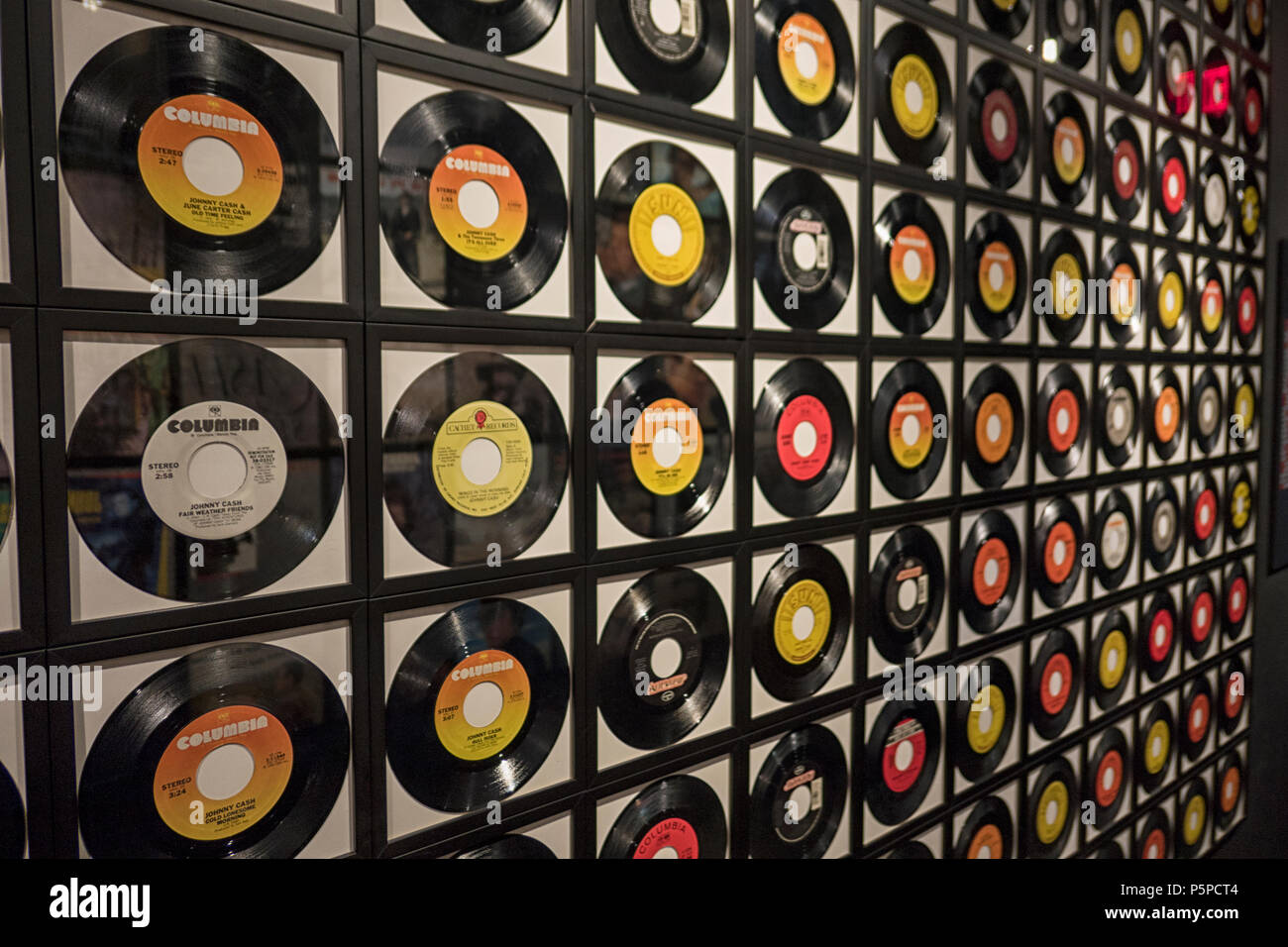 Johnny Cash Gold, Silber und Platin Alben in der Johnny Cash Museum Stockfoto