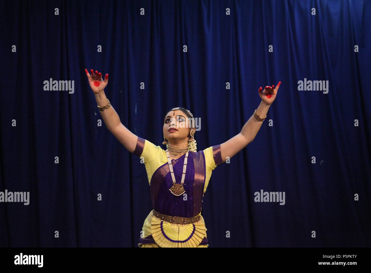 Bharathya natyam ist einer der klassischen Tanzformen Indiens von der Staat Tamil Nadu. Beliebt ist es nicht nur in Indien, sondern in der ganzen Welt Stockfoto