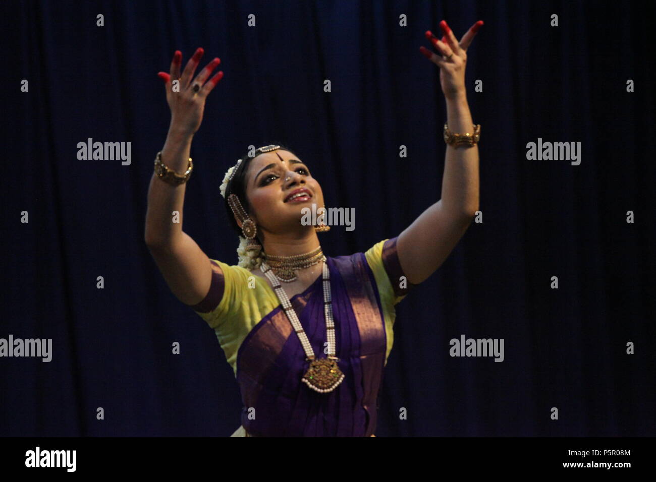 Bharathya natyam ist einer der klassischen Tanzformen Indiens von der Staat Tamil Nadu. Beliebt ist es nicht nur in Indien, sondern in der ganzen Welt Stockfoto