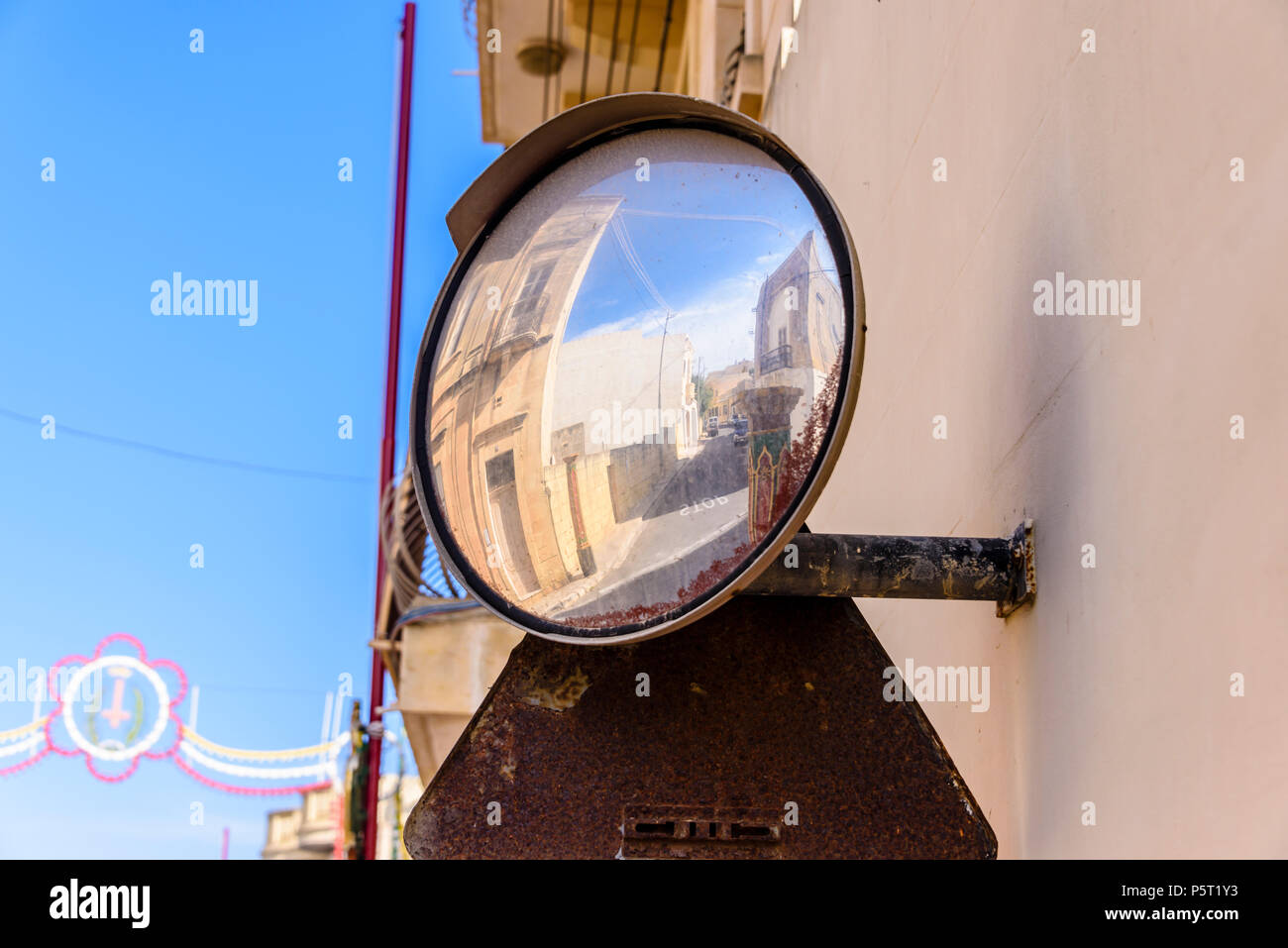 Convex mirror corner -Fotos und -Bildmaterial in hoher Auflösung – Alamy