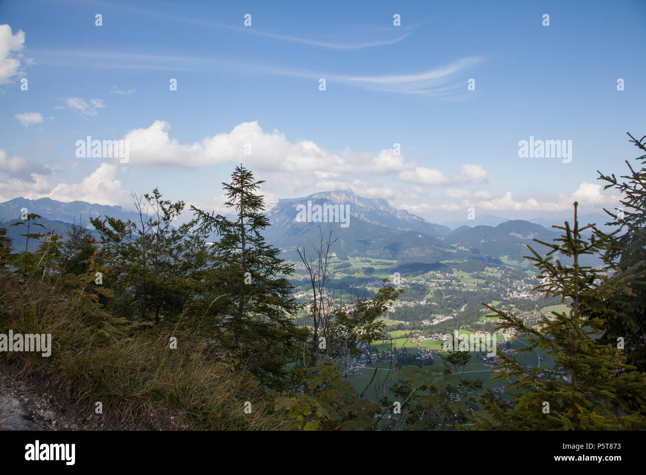 Ausblick vom Grünstein ins Berchtesgadener Land Stockfoto