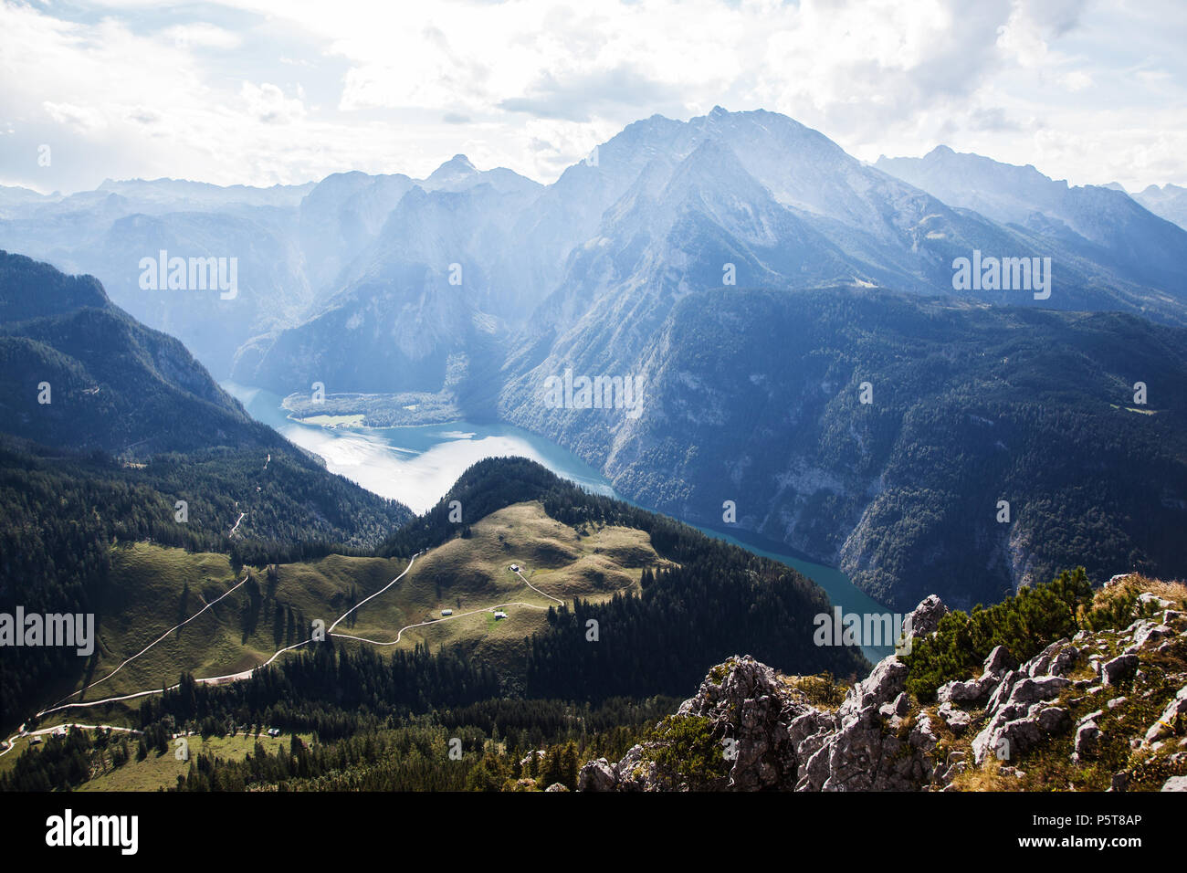 Klettersteig am Jenner mit Gipfelkreuz im Berchtesgadener Land Stockfoto