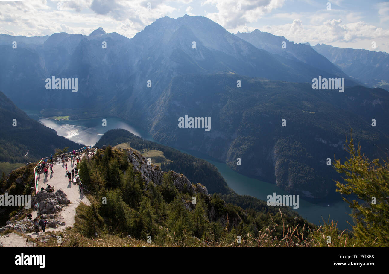 Bergpanorama mit Königssee, Berchtesgadener Land mit Ausblick vom Jenner in den Watzmann und Königssee Stockfoto