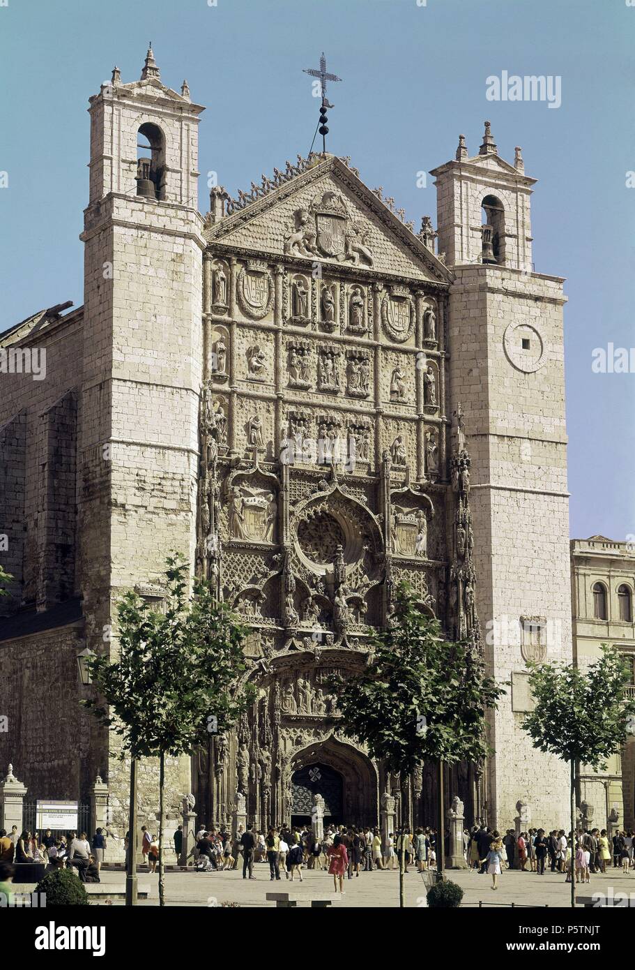 FACHADA RETABLO DE LA IGLESIA DE SAN PABLO DE VALLADOLID 1490 - GOTICO TARDIO. Autor: Simón de Colonia (C. 1451-1511) (Workshop). Ort: ST. PAUL'S KIRCHE, Valladolid, Spanien. Stockfoto