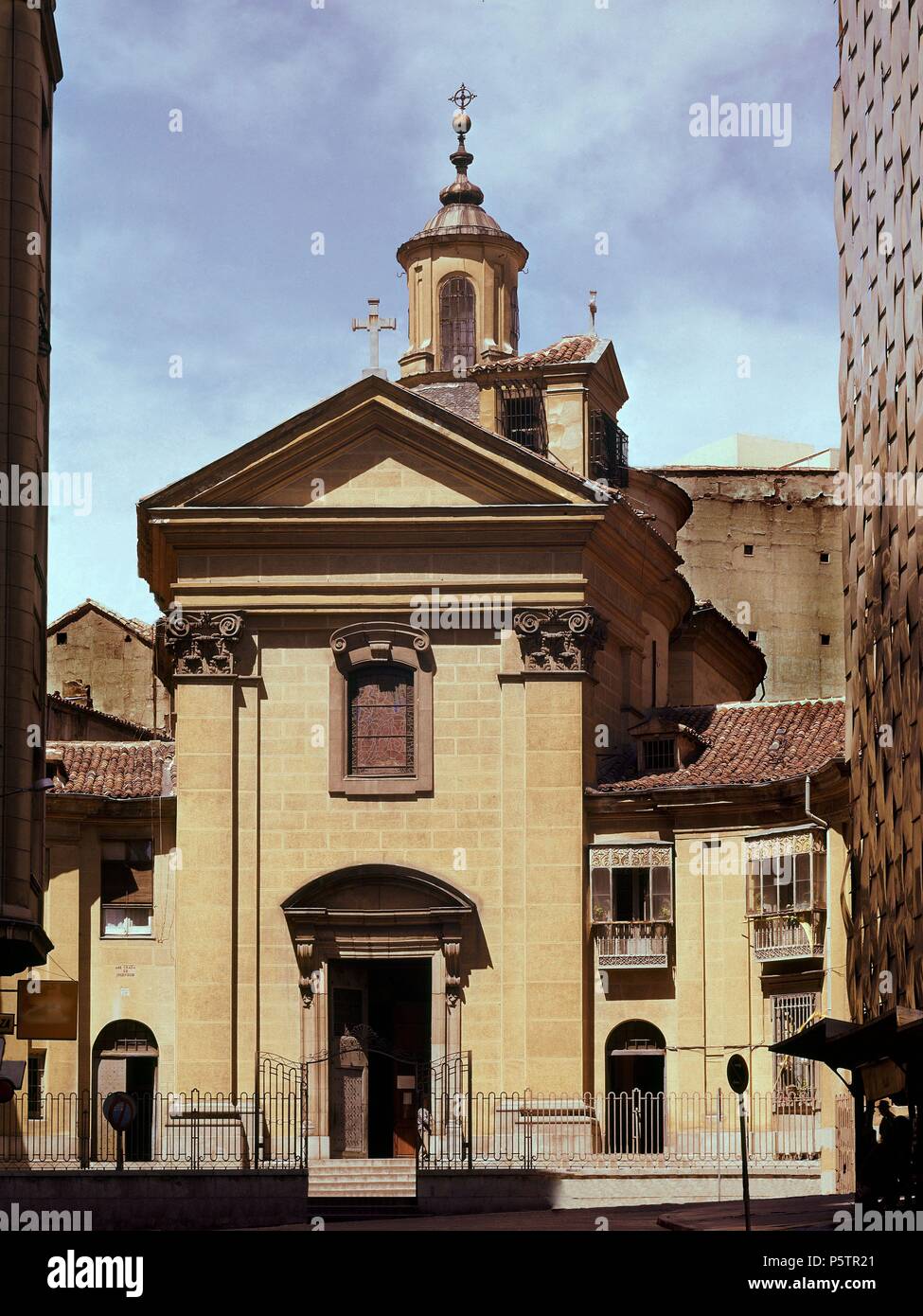 Exterieur - FACHADA 1749 - PARA CONMEMORAR LA BATALLA DE ALMANSA - RESTAURADA. Thema: Ventura Rodríguez (1717-1785). Lage: Iglesia de San Marcos, MADRID, SPANIEN. Stockfoto