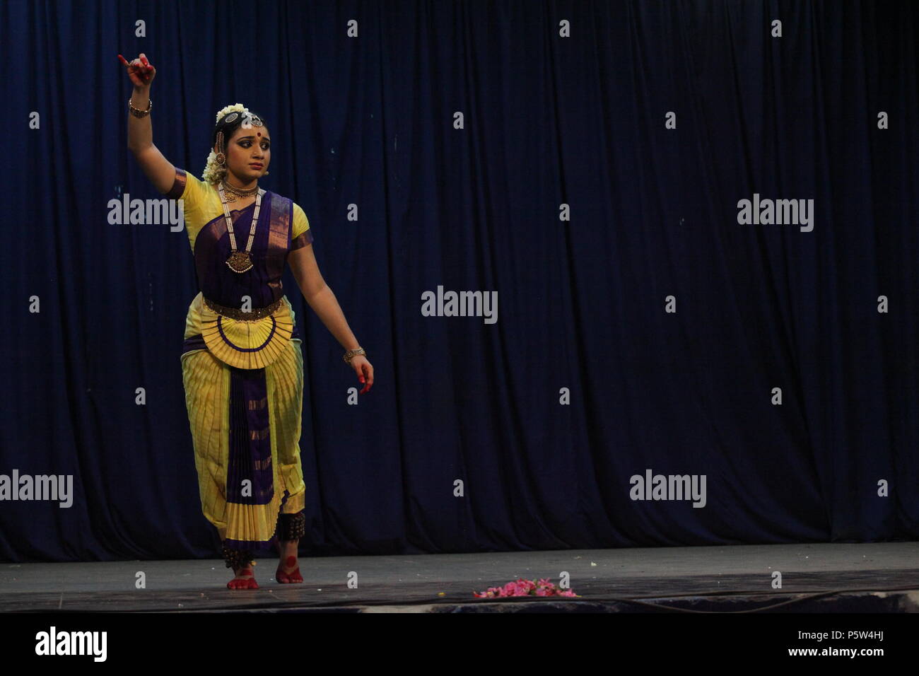 Bharathya natyam ist einer der klassischen Tanzformen Indiens von der Staat Tamil Nadu. Beliebt ist es nicht nur in Indien, sondern in der ganzen Welt Stockfoto