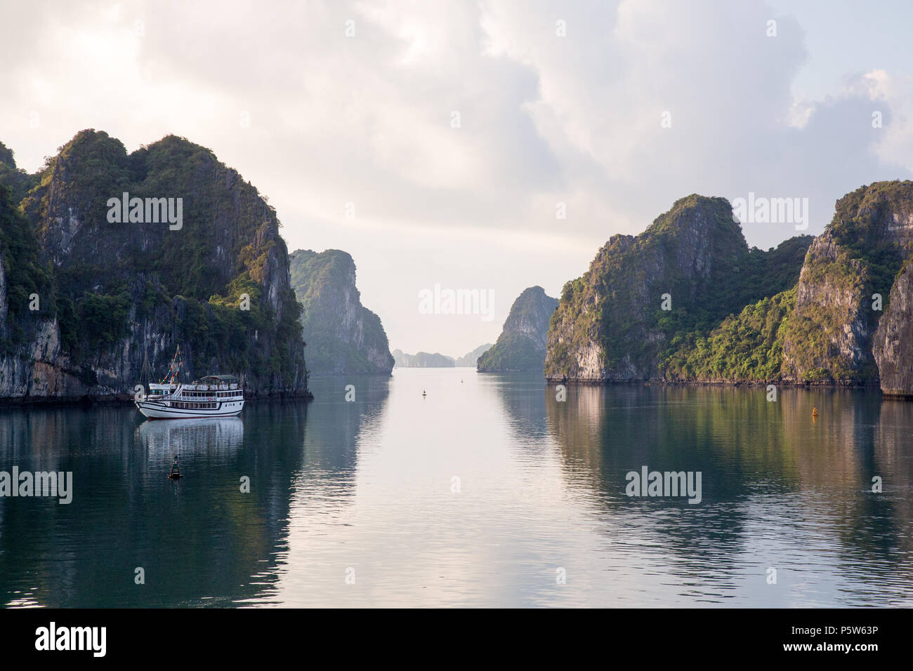 Bai Tu Long Bay, Vietnam. Stockfoto