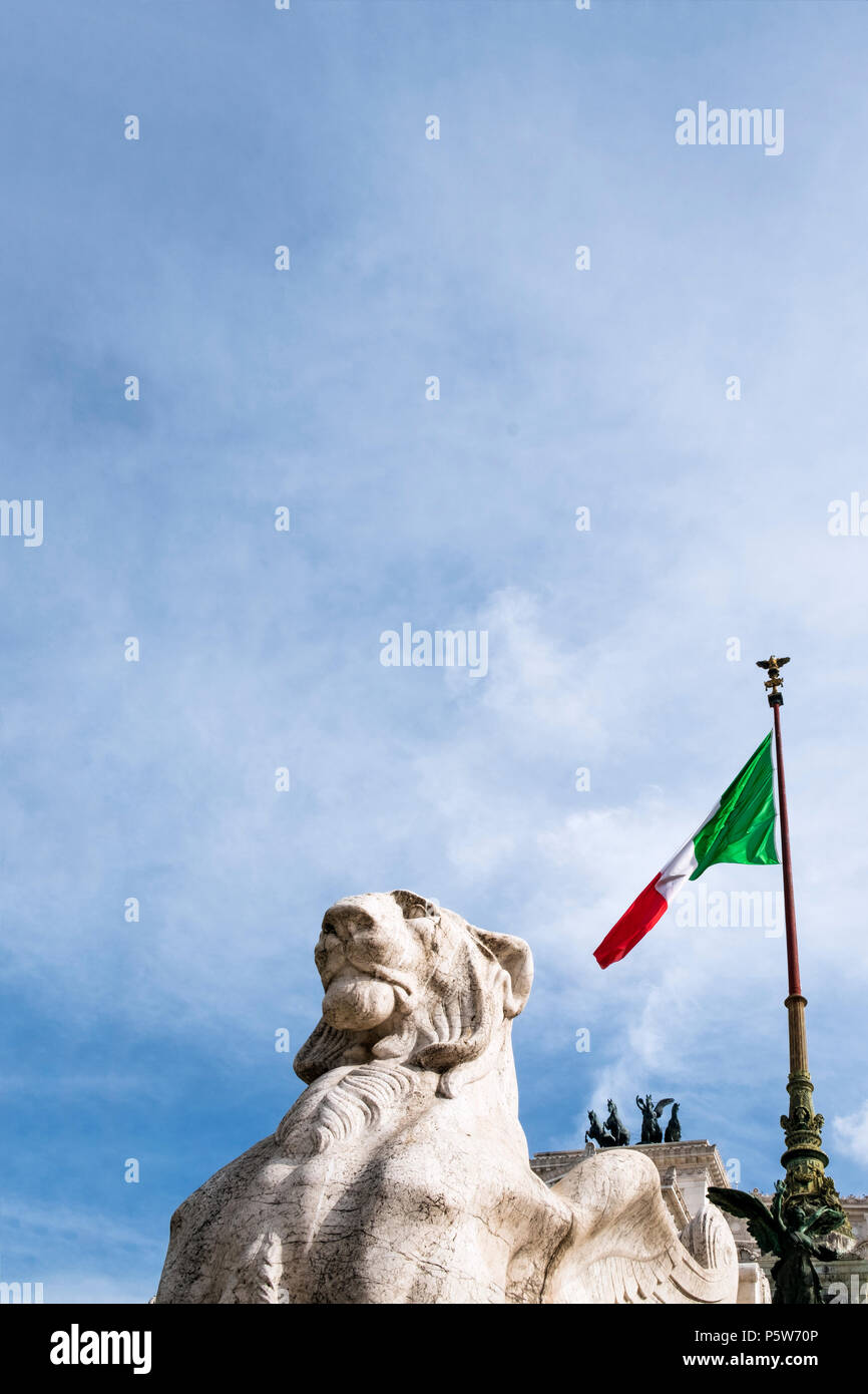 Blick auf die Altare della Patria in der Piazza Venezia im Zentrum von Rom Stockfoto