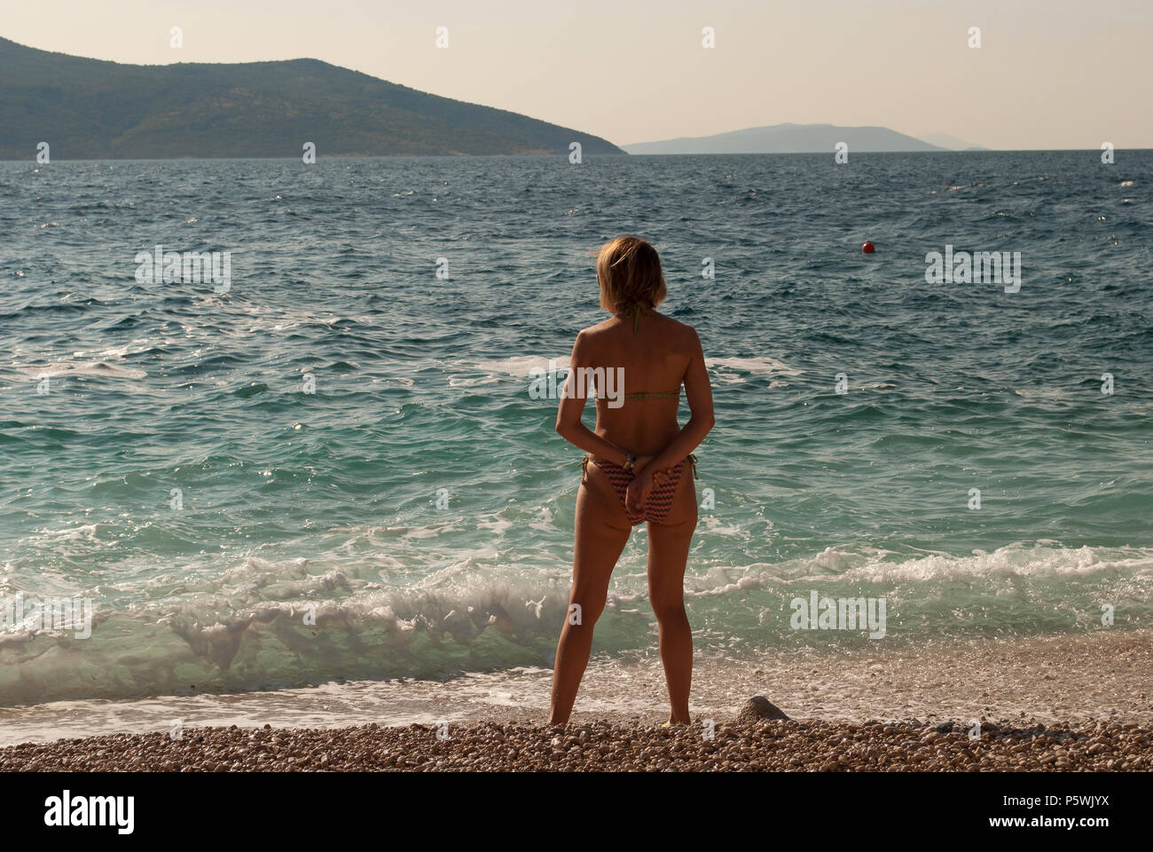 Die Frau auf der Insel Cres in Kroatien Stockfoto