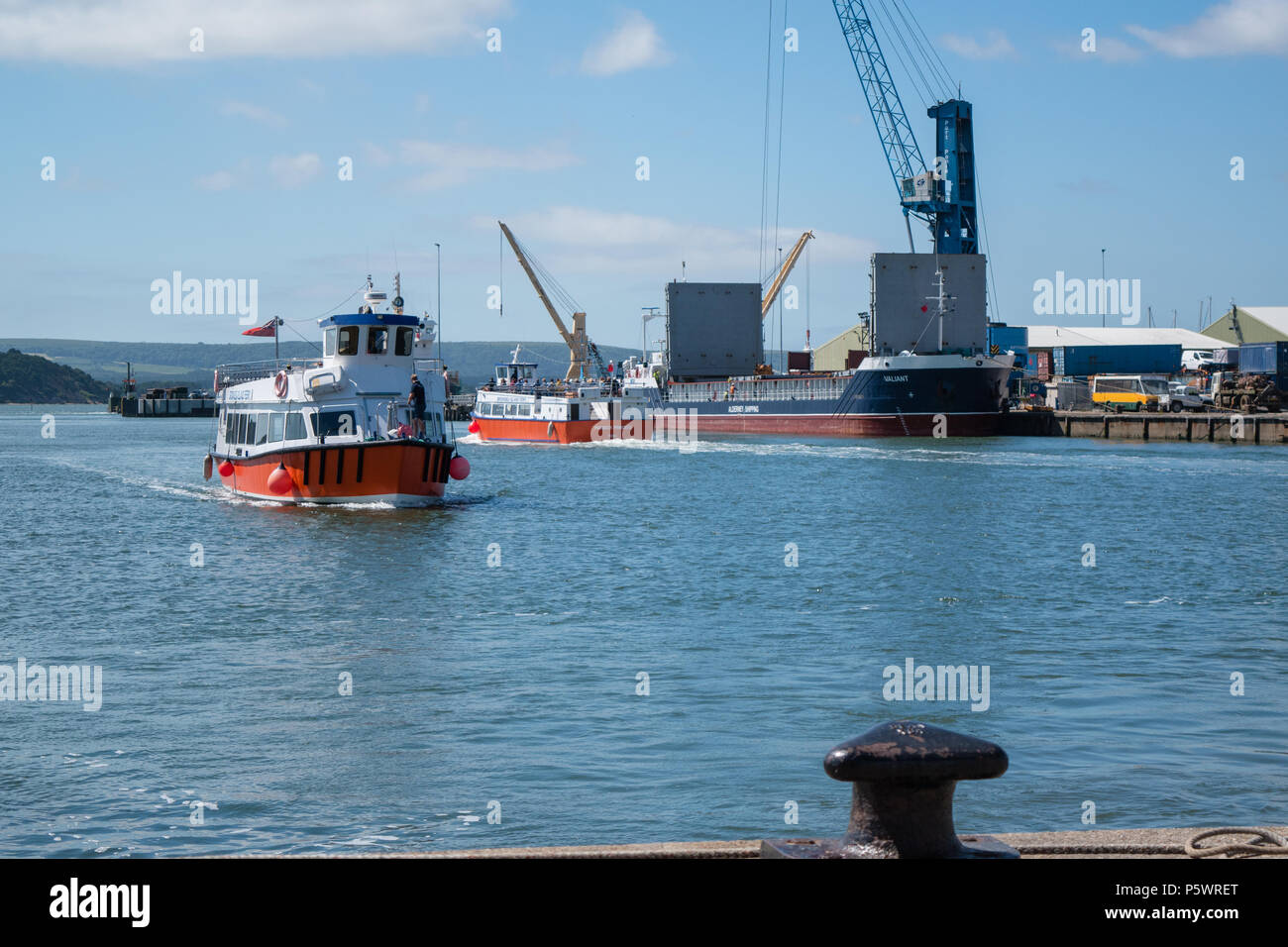 Die purbeck Stolz Boot in der Rückkehr von der Reise zu den National Trust Brownsea Island mit der purbeck Prinzessin auf der Hinfahrt. Stockfoto