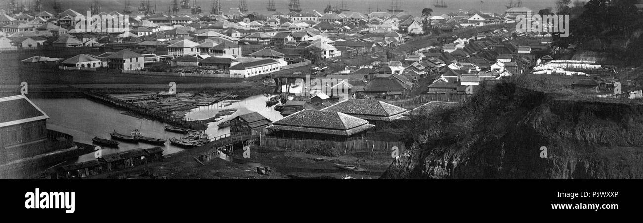 N/A. Englisch: BLICK VOM FRANZÖSISCHEN BLUFF. In den frühen Tagen der Besetzung von Yokohama, die Existenz solcher Beschränkungen als eine umfassende Creek, die Brücken, die eifersüchtig beobachtet-Guard-Häuser auf jedem kommandierenden Höhe, und der Präsenz von starken Körper der Truppen, zeigte einen entschiedenen Hang der Japaner den gleichen exklusiven Politik und der gleichen offensive Spionage im Falle von Ausländern anderer Nationalitäten zu erneuern, ungeachtet der Austausch von liberaler Verträge, die für so viele Jahre hatte gegenüber der Niederländischen bei Decima verfolgt worden, in den Hafen von Nagasaki. Zu Stockfoto