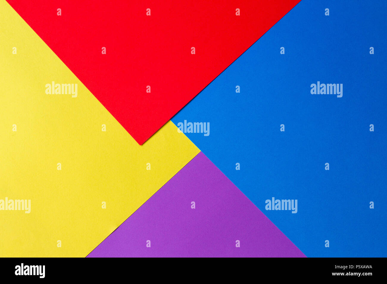 Bunte Papier Hintergrund mit roten, blauen, violetten und yelloe Töne Stockfoto