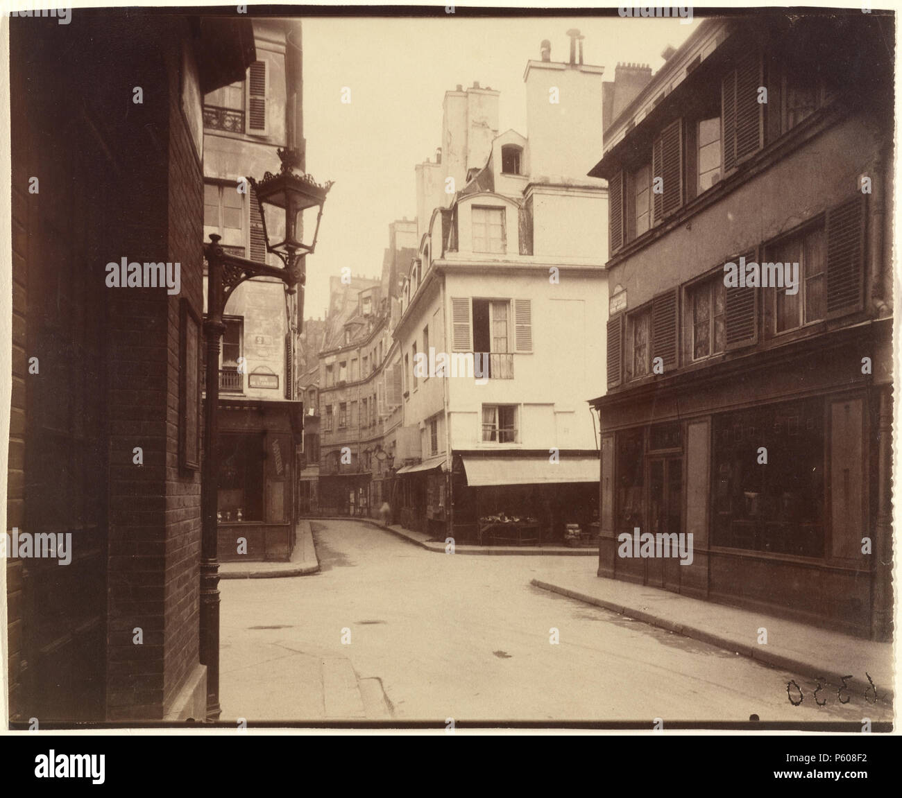 Rue Cardinale; Eugène Atget (Französisch, 1857 - 1927); Paris, Frankreich; 1922; Eiklar Silber drucken; 17,9 x 21,9 cm (7 1/16 x 8 5/8 in.); 90. XM. 127.2 534 Eugène Atget, Rue Cardinale, 1922 Stockfoto