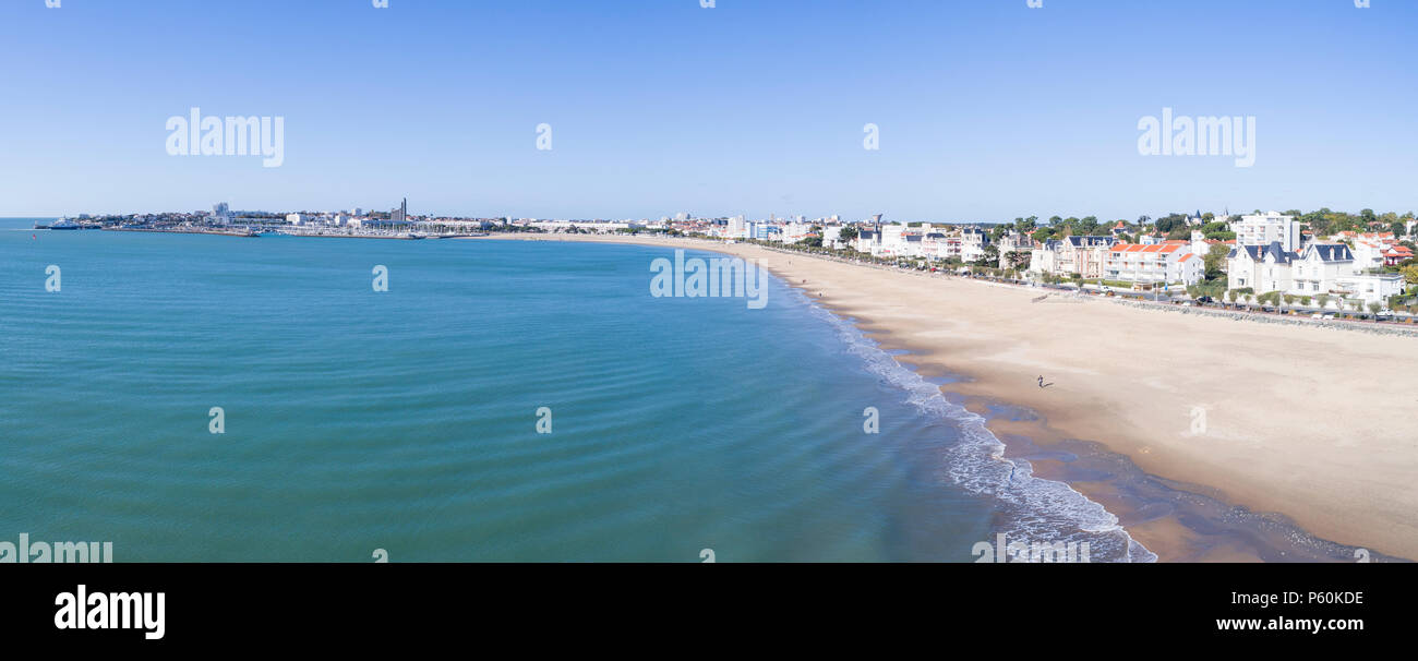 Frankreich, Charente Maritime, Saintonge, Côte de Beauté, Royan, Strand Grande Conche, direkt am Meer und Villen (Luftbild) // Frankreich, Charente-Maritime (17), Stockfoto