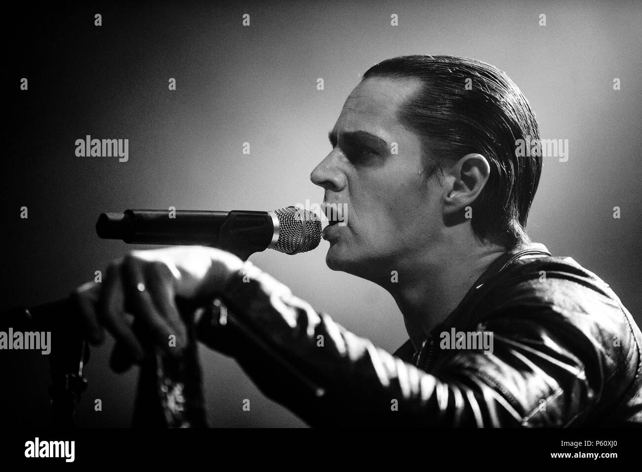 Dänemark, Kopenhagen, 22. Juni 2018. Der norwegischen Black Metal Band Satyricon führt ein Live Konzert während der dänischen Heavy Metal Festival Copenhell 2018 in Kopenhagen. Hier Sänger Satyr gesehen wird live auf der Bühne. (Foto: Gonzales Foto - Peter Troest). Stockfoto