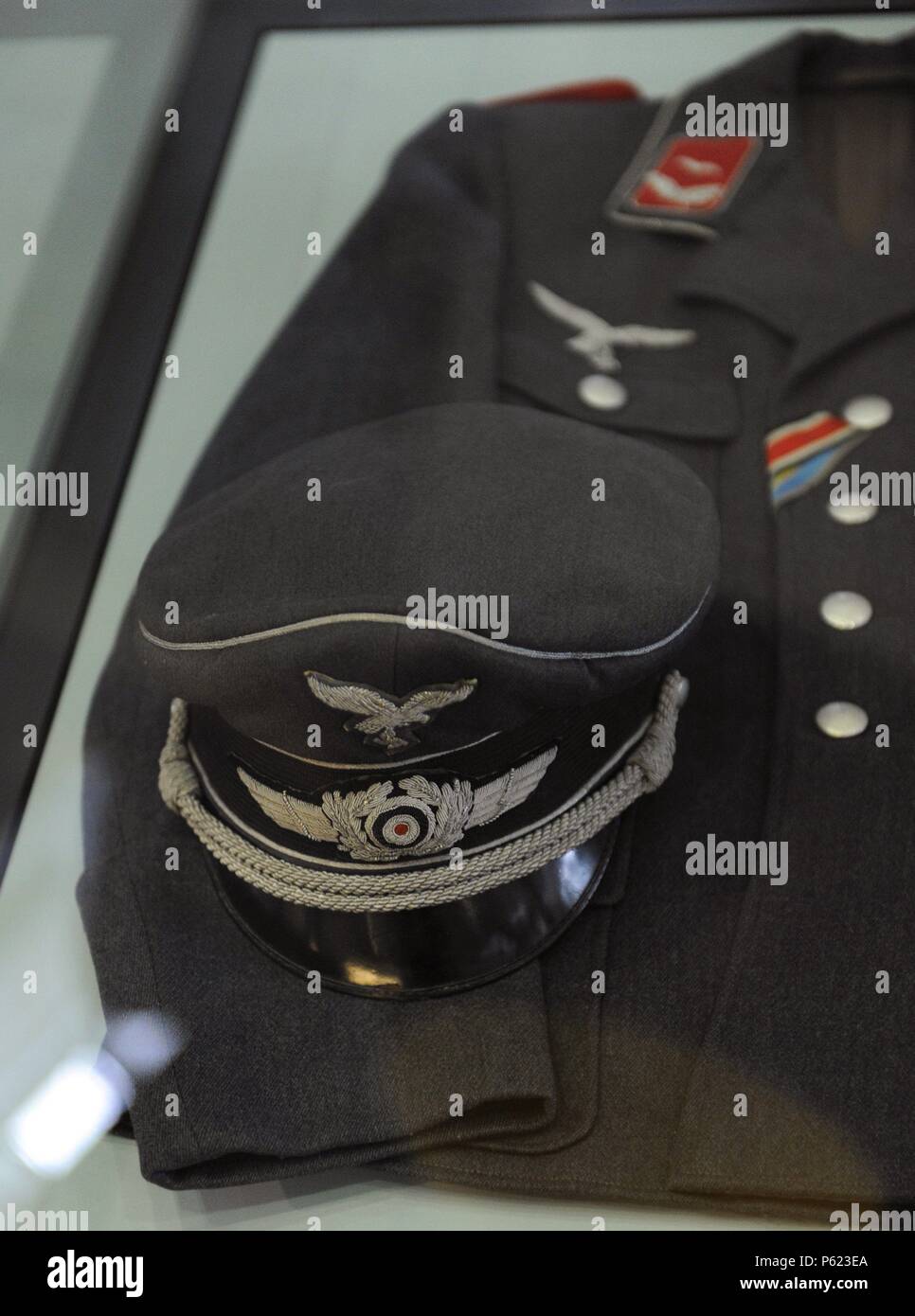 HISTORIA. ALEMANIA NAZI. Uniforme de un teniente Alemán de la II Guerra Mundial de la Luftwaffe (Fuerza aéra Alemana). 1941. Deutsches Technikmuseum. Berlin. Alemania. Stockfoto