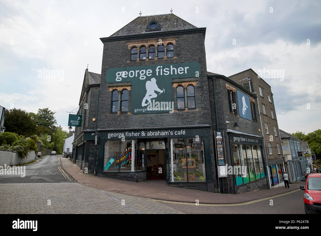 George Fisher outdoor Equipment shop Jetzt von tiso Keswick, Lake District, Cumbria England Großbritannien Besitz Stockfoto
