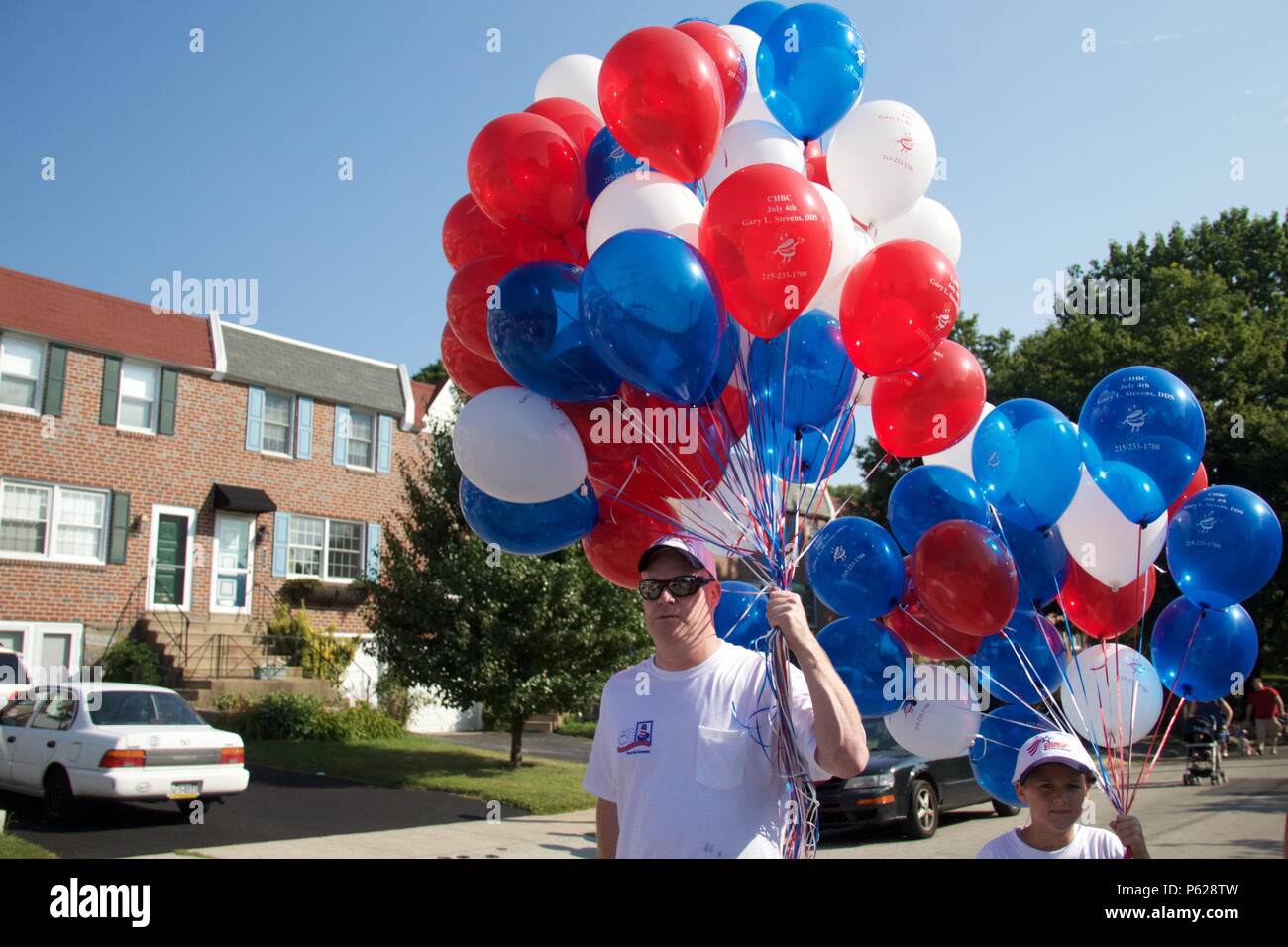 Philadelphia, PA, USA - Juli 4, 2012: Ballons sind in der Feier der amerikanischen Unabhängigkeit in Philadelphia's Chestnut Hill Nachbarschaft gegeben Stockfoto