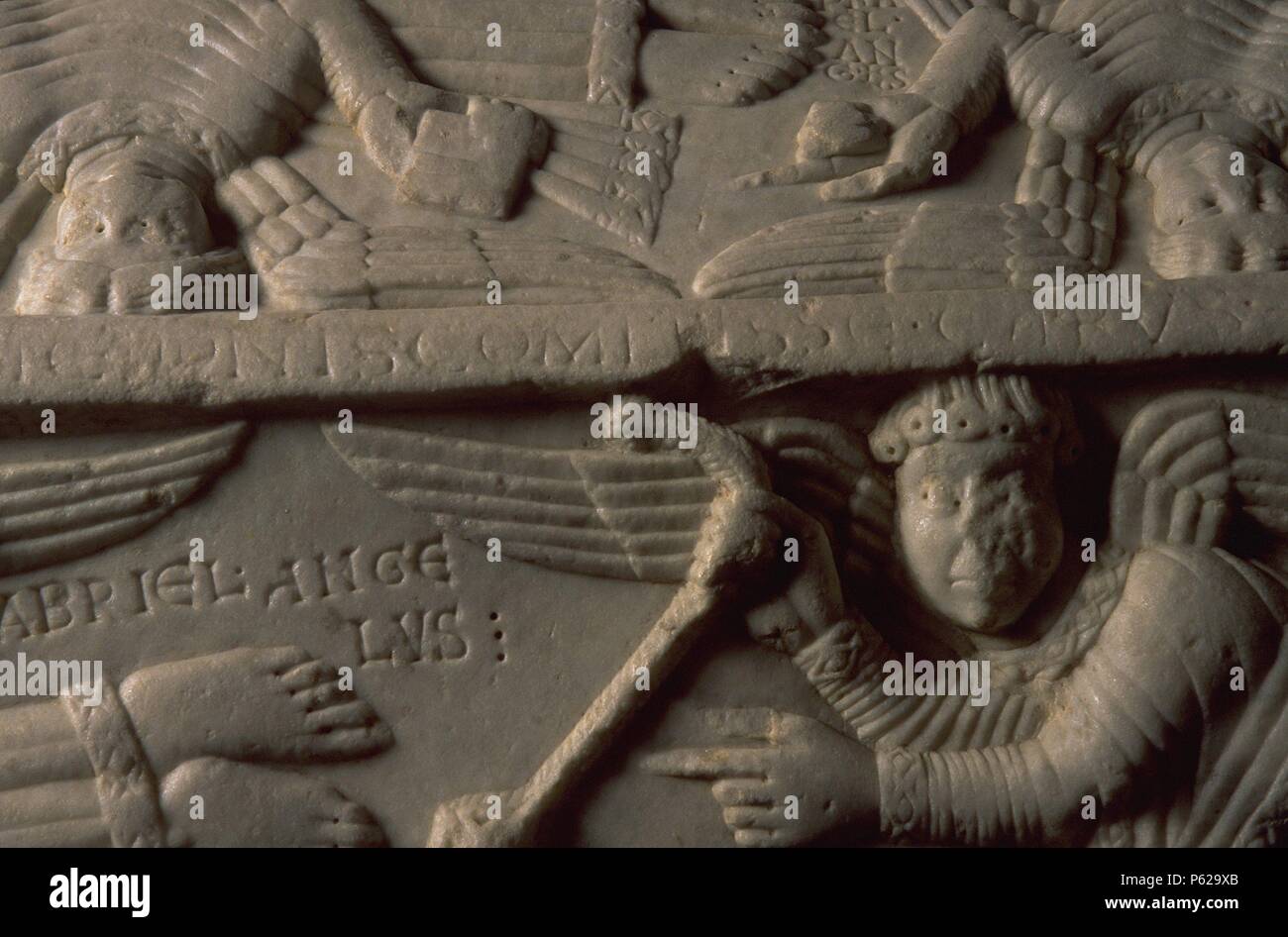 LAUDA DE ALFONSO ANSUREZ LAS MEJORES DE ENGEL DE 1094 MONASTERIO DE SAN BENITO. ROMANICO ESCULTURA. (DEPOSITO-: MUSEO ARQUEOLOGICO NACIONAL). Stockfoto