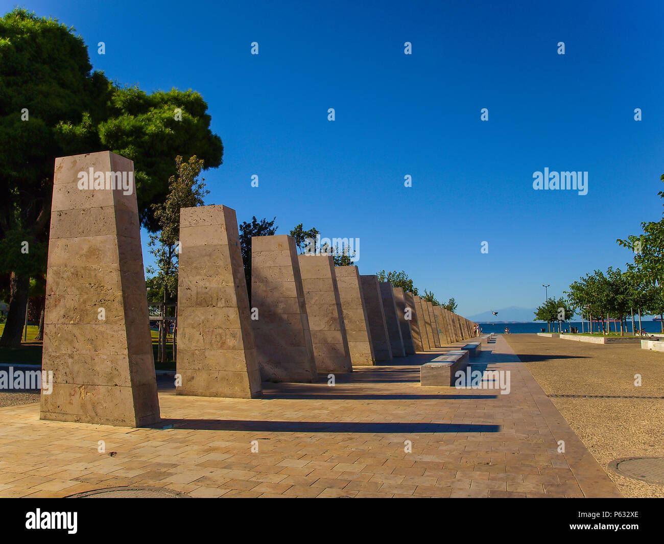 Blick aus dem Park in der Nähe der Weißen Turm in Thessaloniki, Griechenland Stockfoto