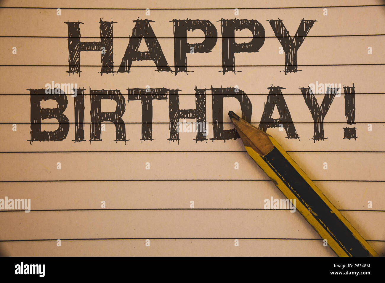 Schreiben Hinweis Mit Happy Birthday Motiv Nennen Business Foto Prasentation Herzlichen Gluckwunsch Feiert Jubilaum Ideen Konzepte Auf Alten Beige Stockfotografie Alamy