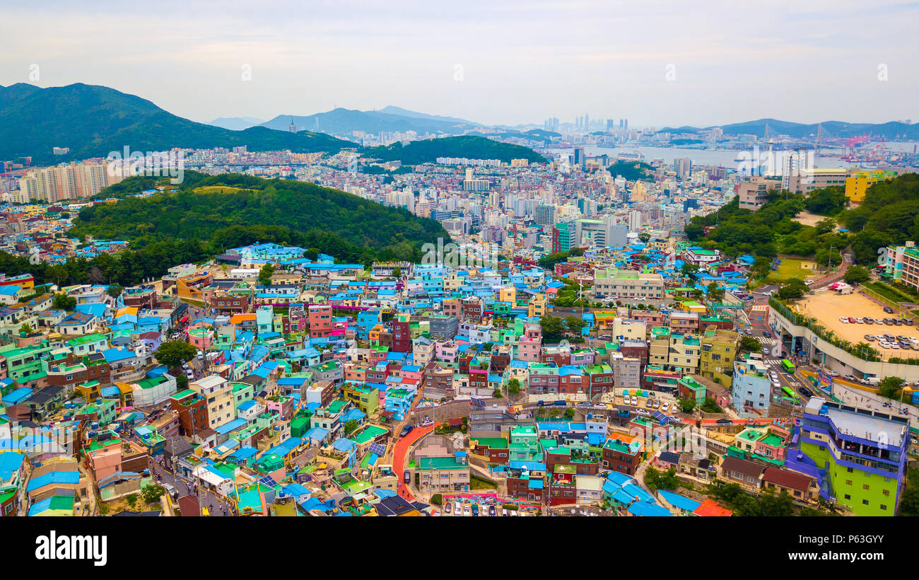 Luftaufnahme von Gamcheon Culture Village in Busan in Südkorea. Stockfoto