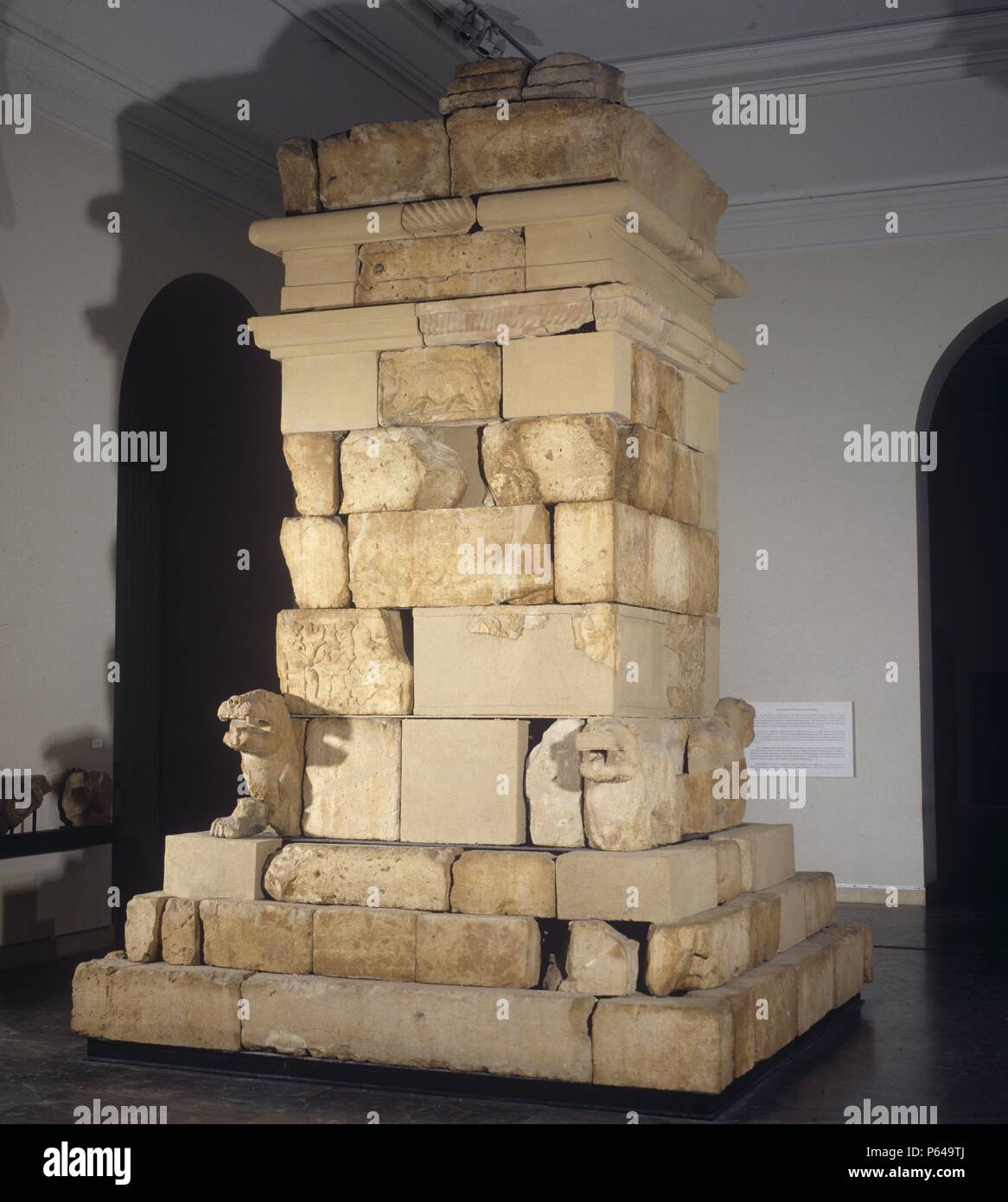 MONUMENTO FUNERARIO DE POZO MORO. IBERICO ARQUITECTURA. (DEPOSITO-: MUSEO ARQUEOLOGICO NACIONAL). Stockfoto