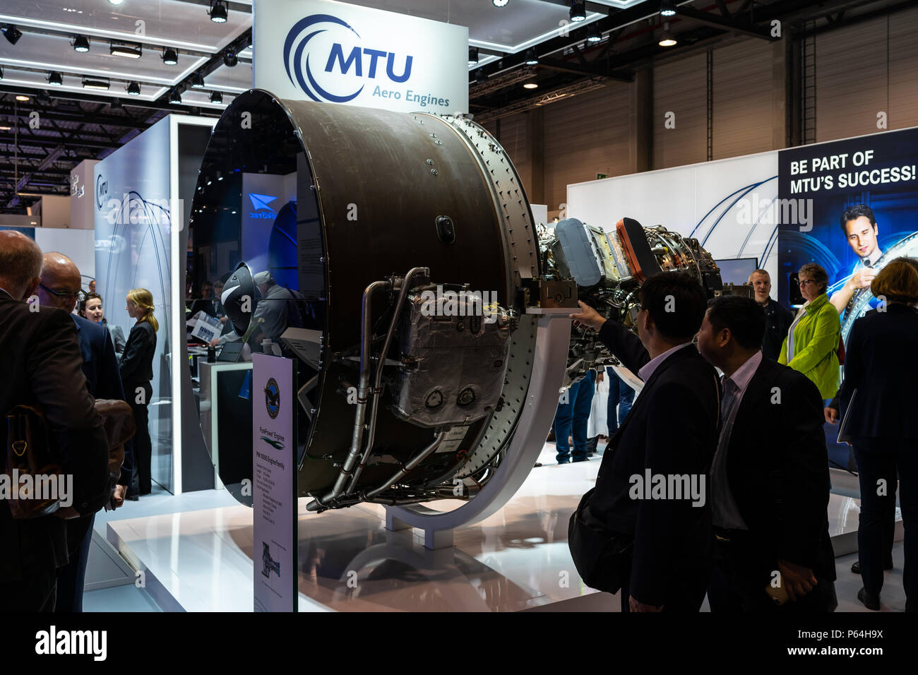 Der Stand der MTU Aero Engines und Bypass Getriebefan Familie Pratt & Whitney PW1000G. Ausstellung die ILA Berlin Air Show 2018. Stockfoto