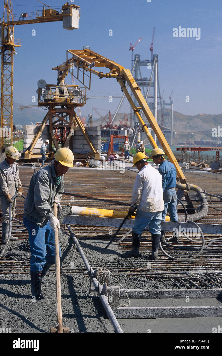 In-situ-Betonieren auf Link Viadukt. Lantau Kreuzung. Tsing Ma Brücke. China. Konstruiert mit Hong Kong Flughafen Chek Lap Kok zu verknüpfen. Stockfoto