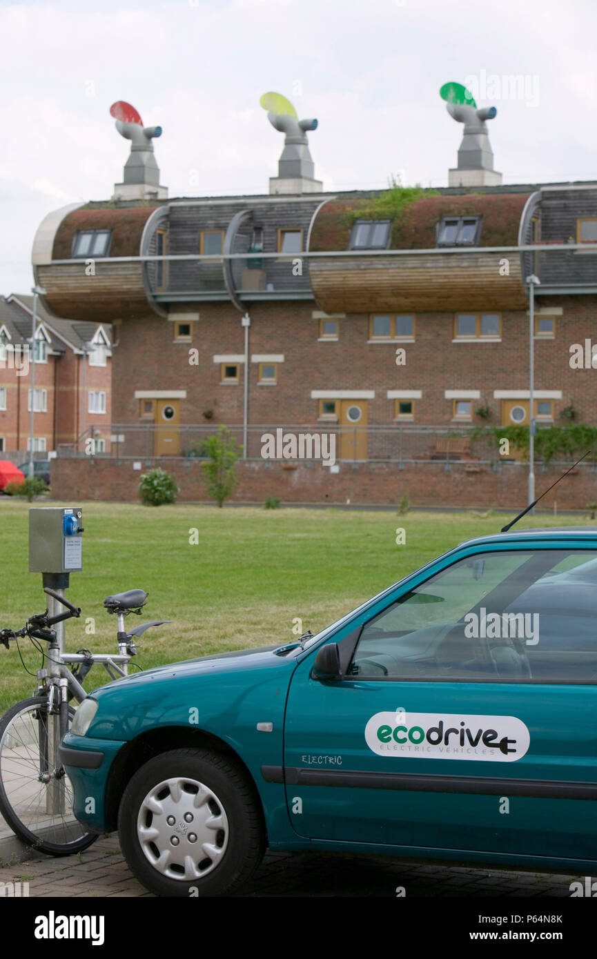 Ein Elektroauto Bedzed Großbritanniens größte Eco Village Beddington London UK Stockfoto