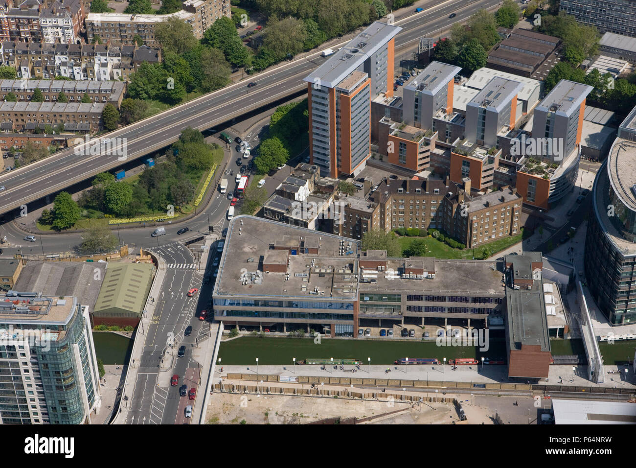 Luftaufnahme der A40 und der Kanal in der Nähe von Paddington, London Stockfoto