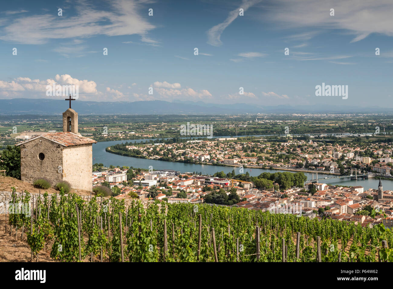 Über die Weinberge in Tain l'Hermitage Drôme Auvergne-Rh ône-Alpes Frankreich Stockfoto