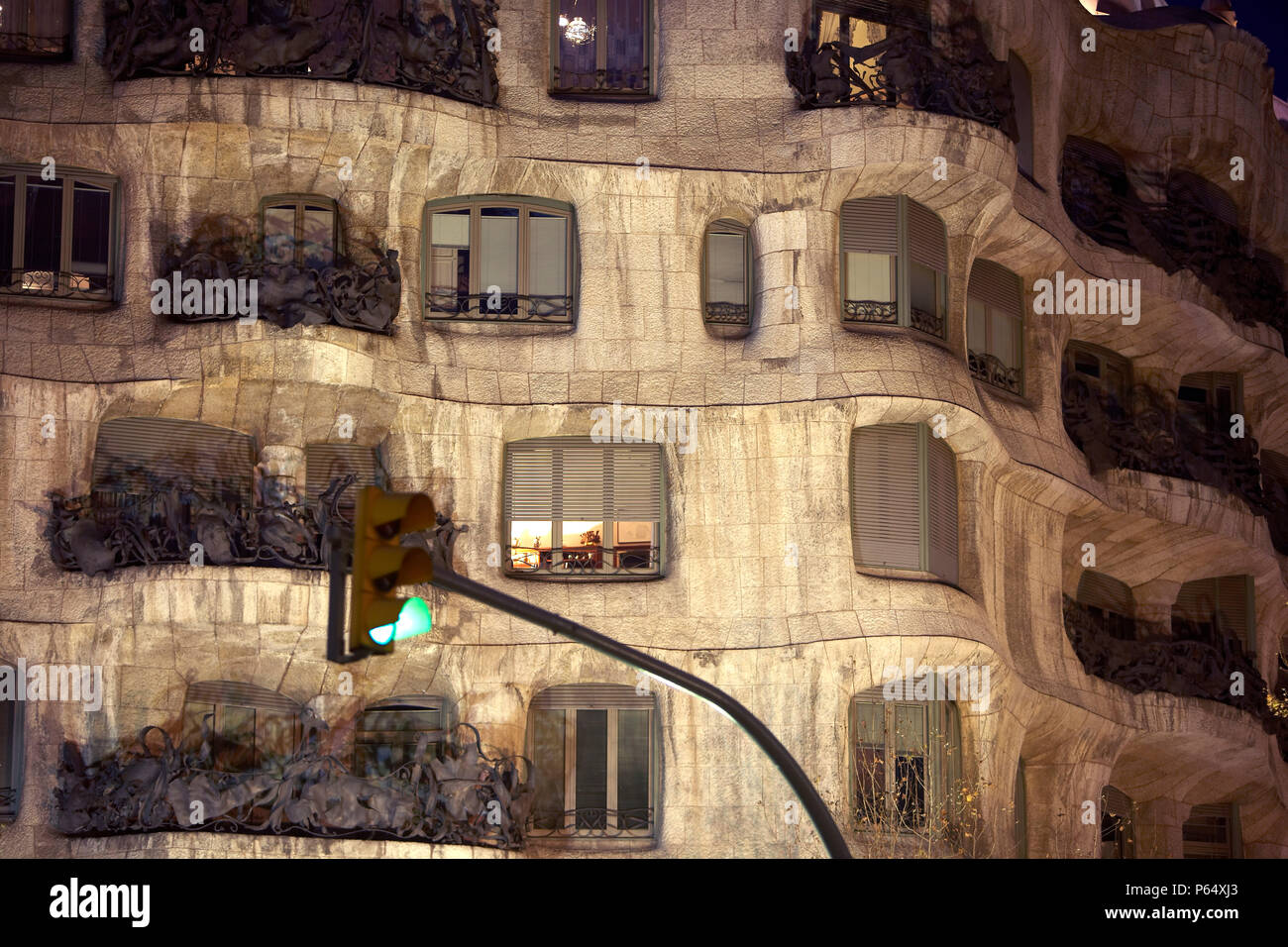 Blick auf die Fassade der Casa Mila, "La Pedrera", Antonio Gaudi, Barcelona, Spanien Stockfoto