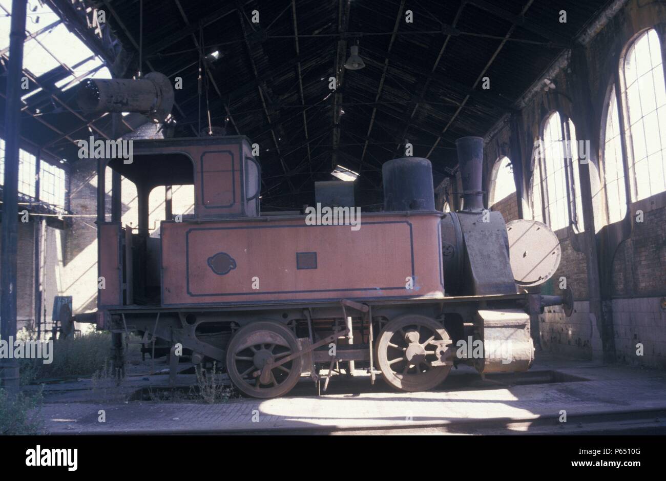 Ein verfallenes Orenstein Koppel 0-4-0 T in den verlassenen Depot in Huelva Port Spanien am Donnerstag, 7. Mai 1987. Stockfoto