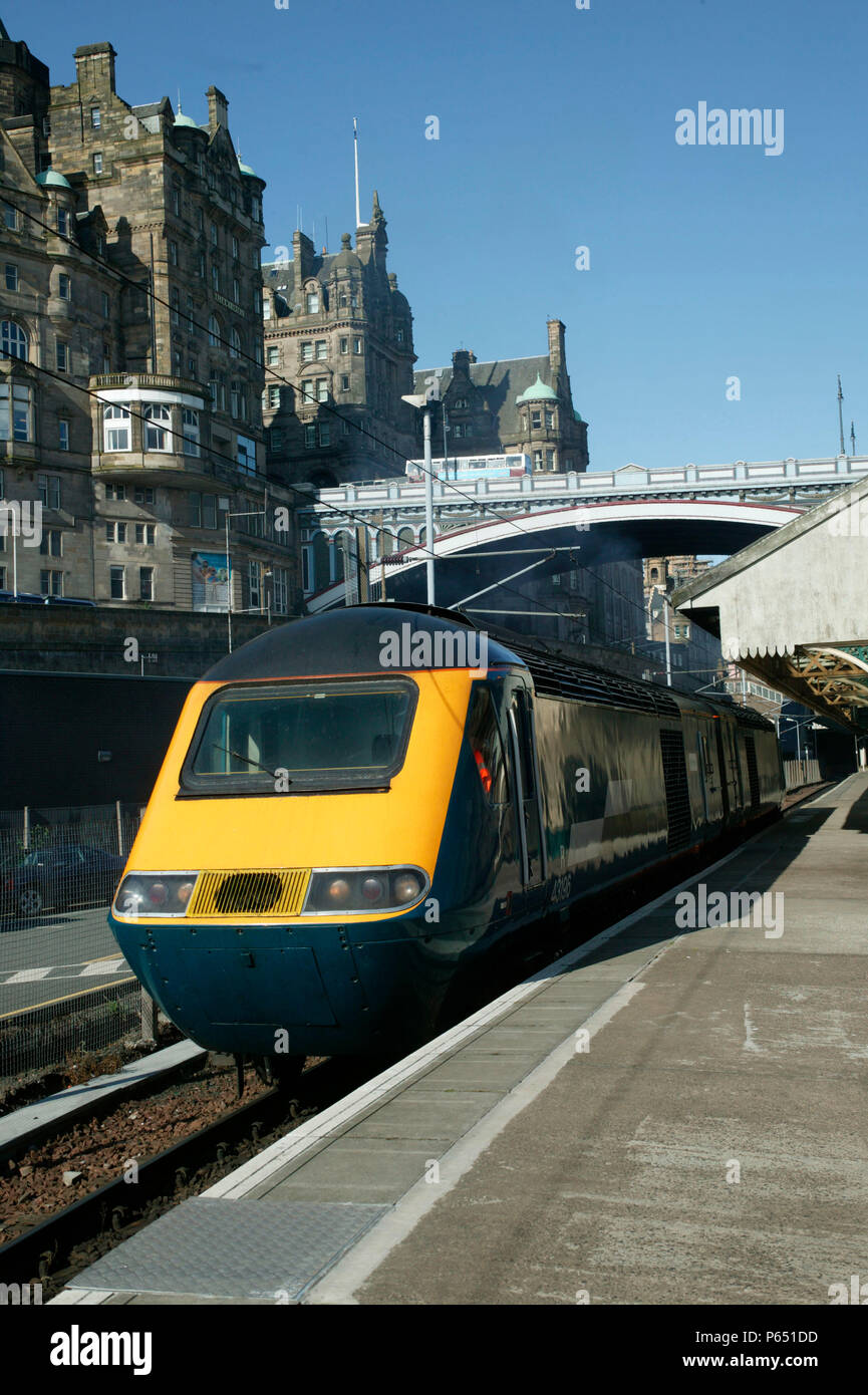 Ein paar Wenn ex MML Projekt Rio power Fahrzeuge zurück Stand auf der Bahnhof Edinburgh Waverley zu sichern. Juni 2005 Stockfoto