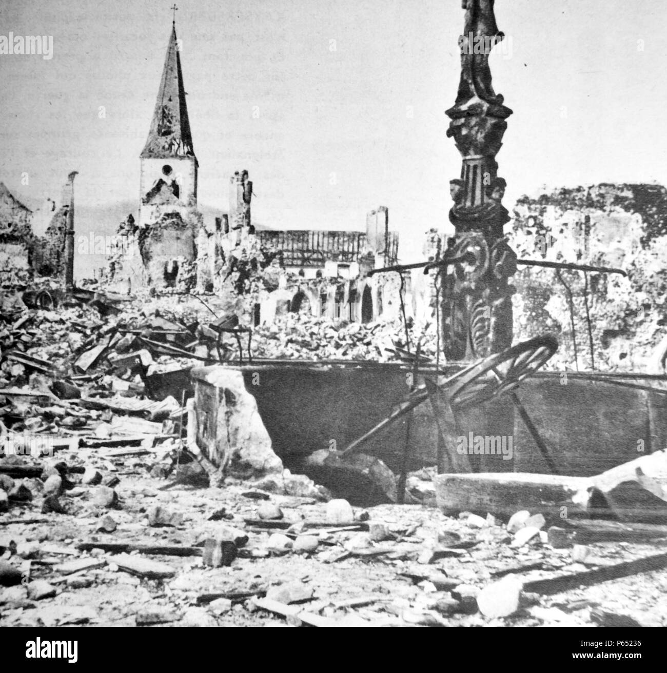 Zweiter Weltkrieg: Ruinen der Bombe und Artillerie beschädigten Gebäude, nach der Befreiung von Colmar, Frankreich 1945 Stockfoto